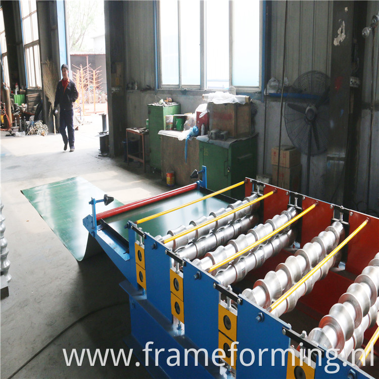 main part of Russia Glazed Steel Tile Roll Forming Machine